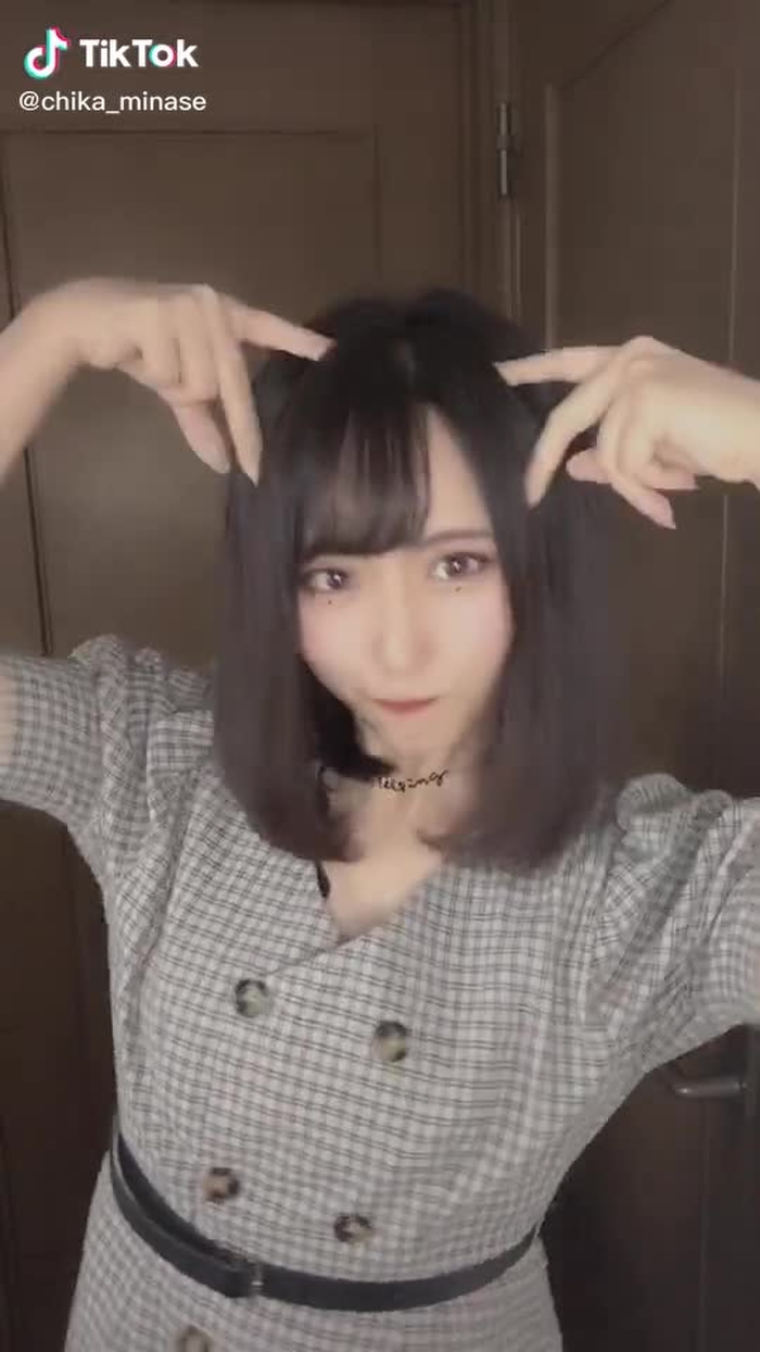 猫派？犬派？私はホワイトタイガー派。 #水瀬ちか #おすすめにのりたい #いいねほしい #おすすめのってたら教えて