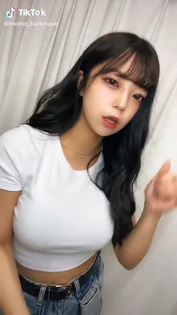 20日18:30インスタライブ集合！一生に1度レベルのあの方とコラボやから！！！見逃さんでね！！！🥺#モテ仕草 #秋冬コーデ #プロのみぞ知るクイズ #セルフ解説 #子供のいる暮らし #おすすめ #バーレスク東京