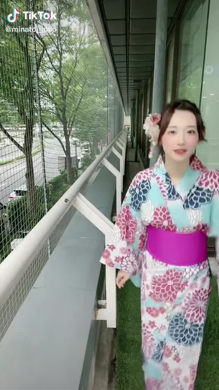 キョロキョロしちゃいかんよ！