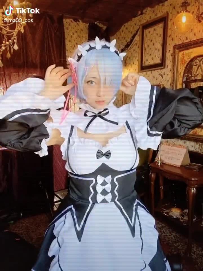 自撮りなので反転してます！二期の放送が延期になったの悲しい…😭#リゼロ #コスプレ #レムコス #レム