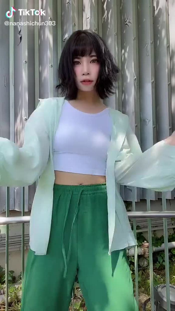 海外で流行ってるやつ#腰ふり #腰振 #おすすめのりたい #オススメ乗ってたら教えて #コールドホワイト