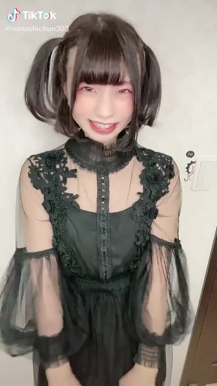初投稿です🥺❤️#ハーフツイン痛い #ハーフツイン #初投稿ですよろしくお願いします #よろしく #名無し