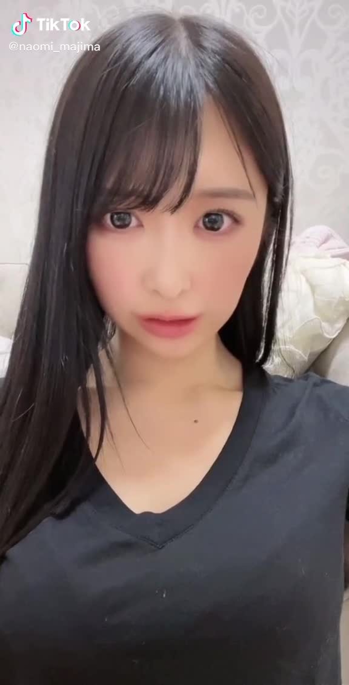 なんかTシャツにごみついてた🥺　#animegirl #ぷすぷす