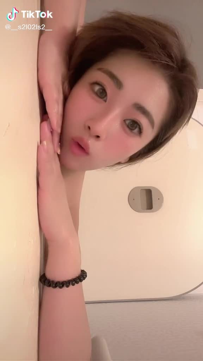 振り付けも覚えたいなあ！#ベルメイク #そーいやっさ #弱音を吐いている #薄っぺらい #ぱー #かー #FlowerKnowsGirl #エヘヘ #レースクイーンが踊ってみた #マンホール探し回った