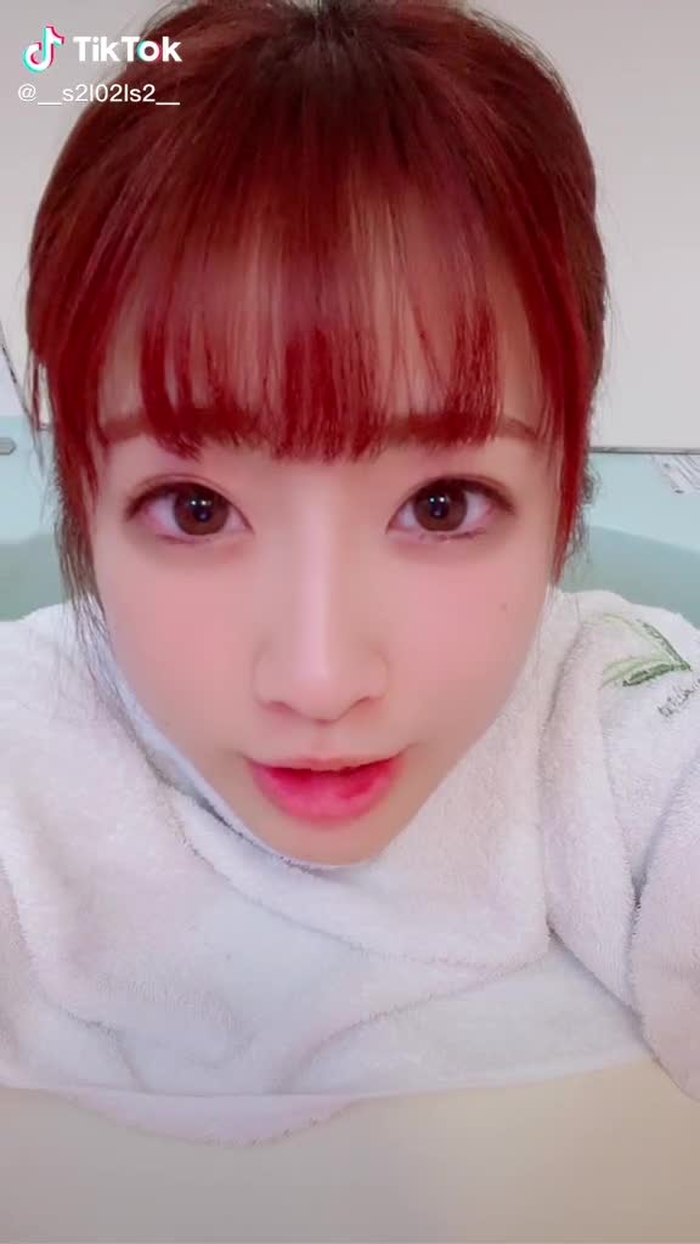 3回見たら良いことあるよ♪#いいねほしい #ほっぺにキス #パッツン前髪 #拡散希望 #レースクイーンやってます！ #ゆりや