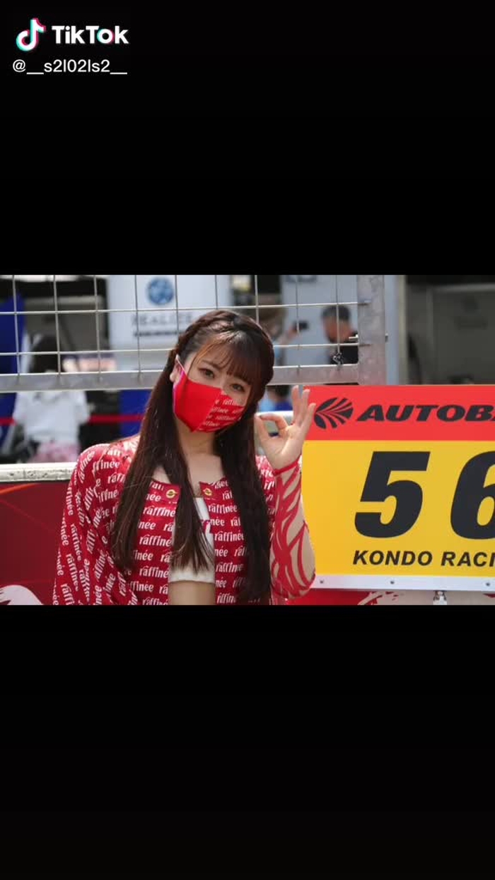 ６月４日発売ギャルズパラダイス表紙載ってます。　レースクイーン新人大賞とります！#スマホの中の私 #レースクイーン大賞 #インスタきてね #コスプレ