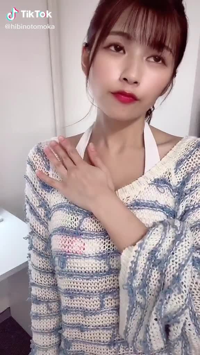 ガンギマリ😎からの腹チラ🙈