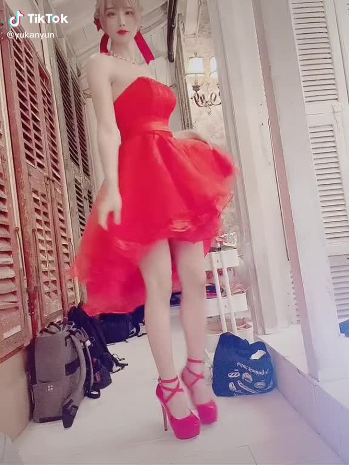 新曲CDジャケットの衣装🌹💫