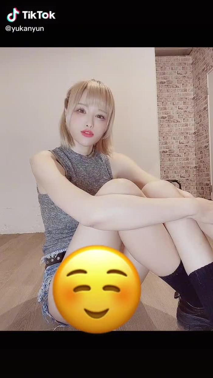 消されるからスタンプ、、ふつうに服きて歌ってるだけのに消されるのは理不尽😡#歌ってみた