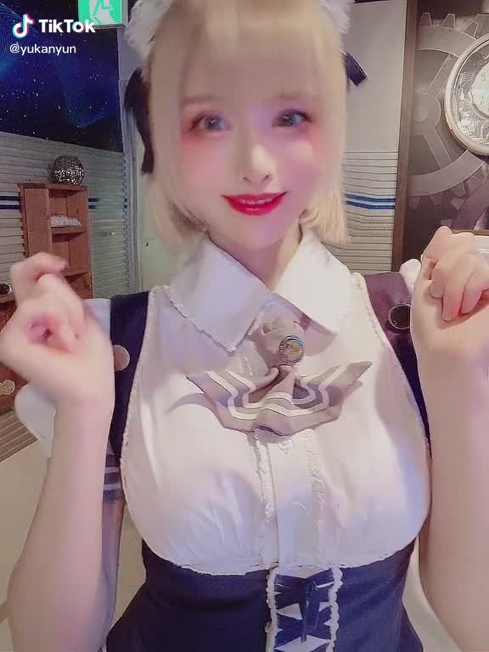 アフィリア制服久しぶりにきた！