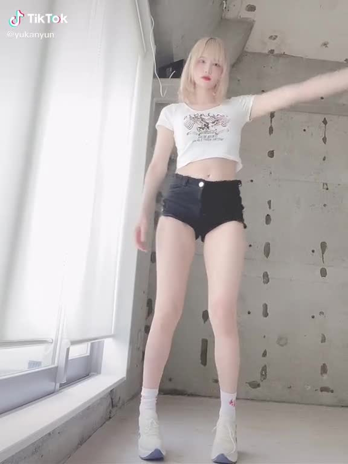 ポーズ！YouTube動画を昨日てぃくとくにのせたら削除されちゃってショック😱
