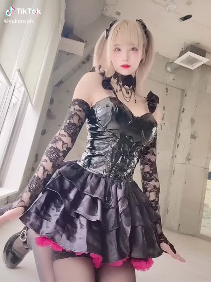 ライブ衣装着たので、てきとうなおどり