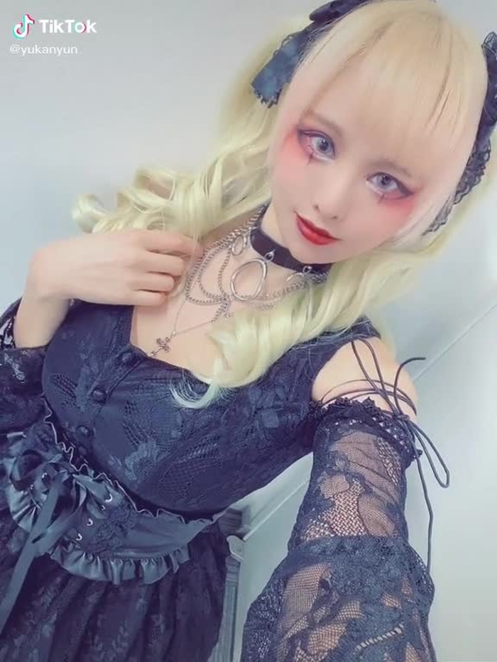 今日はこれでライブ！たふん世界で25番目くらいにハロウィン満喫してる #tiktokハロウィン #ハロウィンメイク #halloween #ハロウィン2020 #goth #gothgirl #ゴスロリ #ゴス #ゴスメイク #trickortreat #trickortreat2020