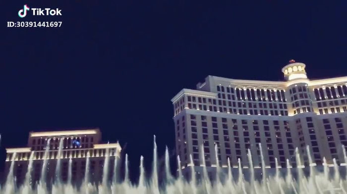 #ラスベガス #LASVEGAS #ベラージオ #ホテル １回100万円かかる噴水だそうです！！