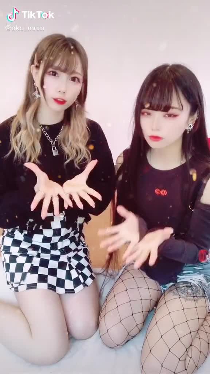 最後わらう🤣 #双子ダンス #春夏コーデ #おすすめにのりたい #foryou #fyp
