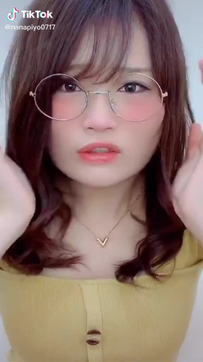 TikTok (ティックトック) で 七海ひな🐣💕 (@nanapiyo0717) の動画を見る 15
