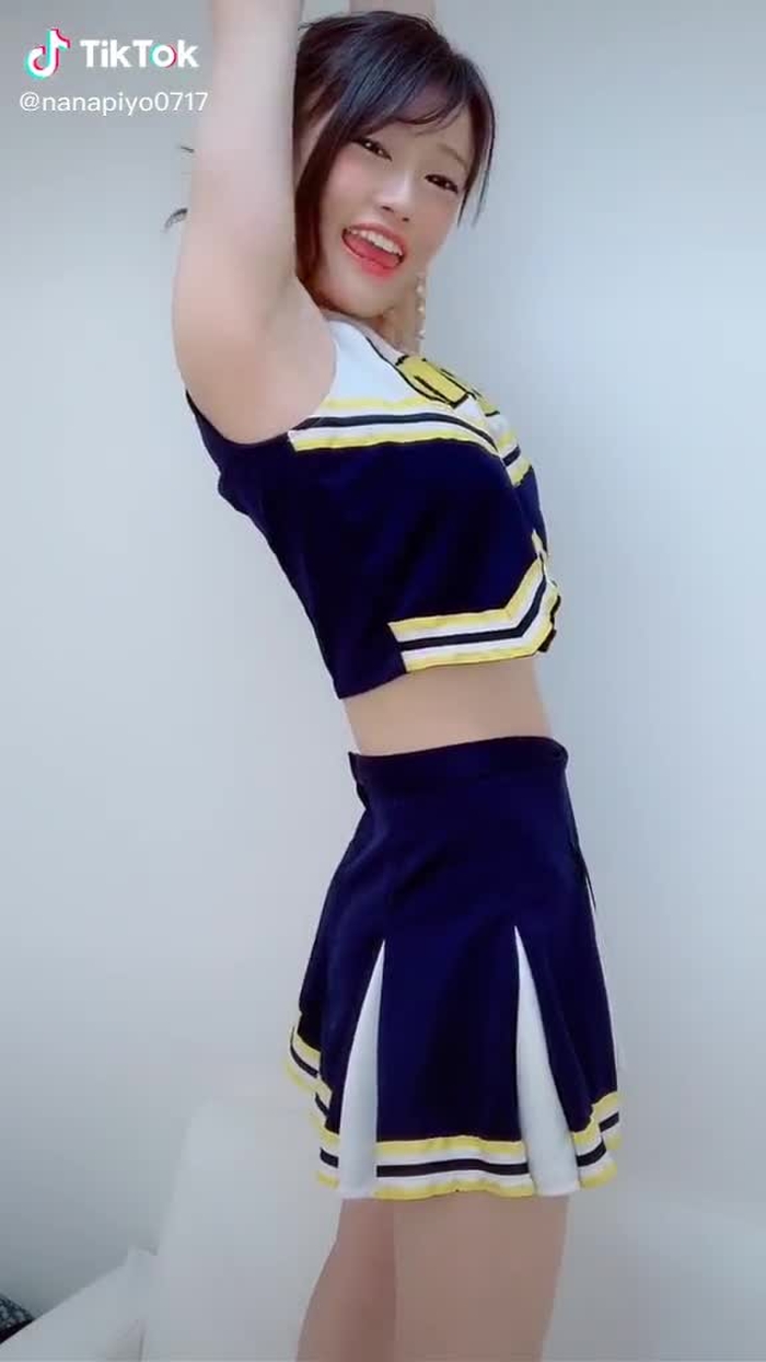 TikTok (ティックトック) で 七海ひな🐣💕 (@nanapiyo0717) の動画を見る 18