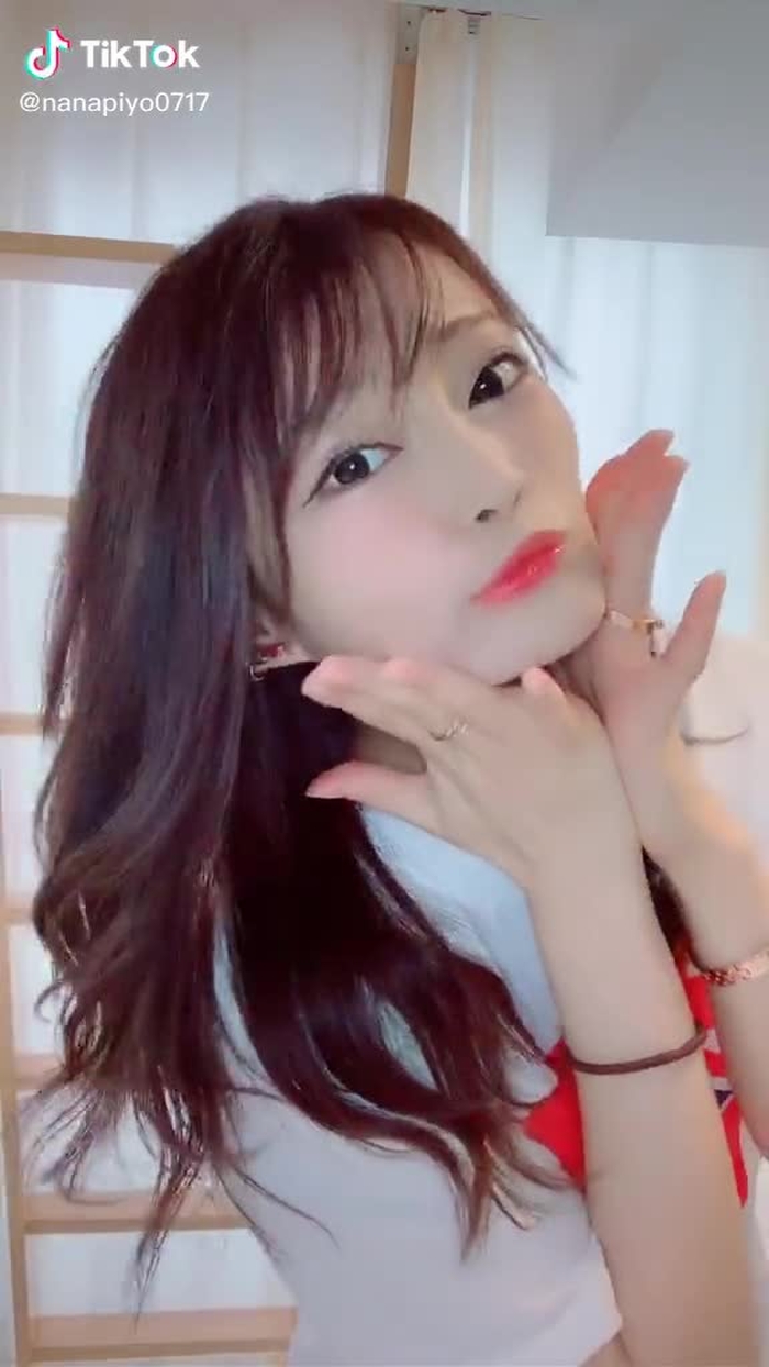TikTok (ティックトック) で 七海ひな🐣💕 (@nanapiyo0717) の動画を見る 24