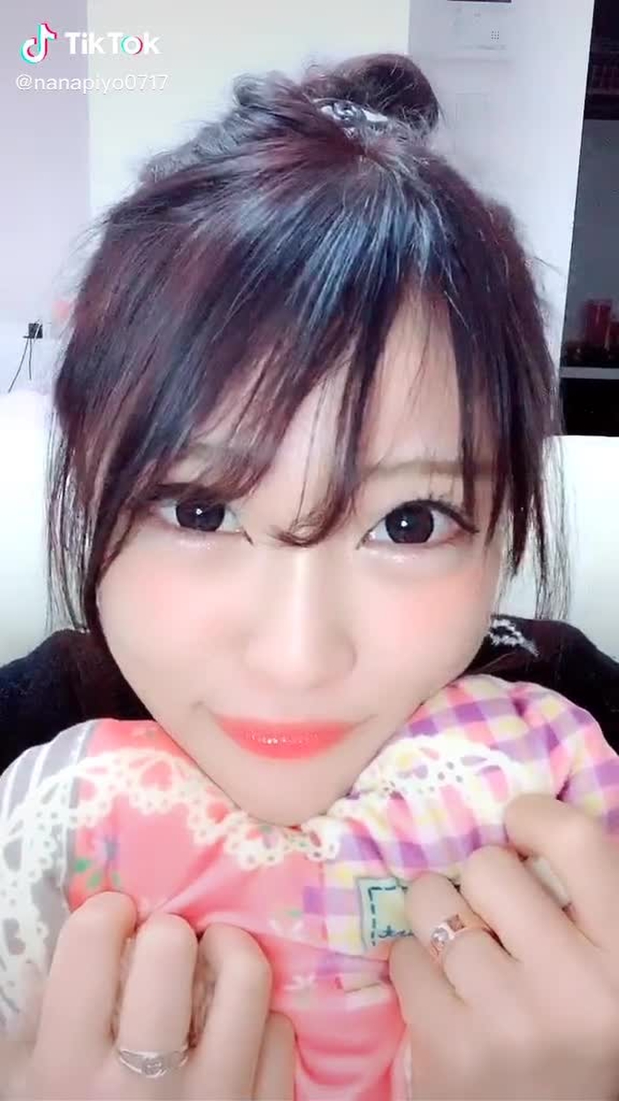 TikTok (ティックトック) で 七海ひな🐣💕 (@nanapiyo0717) の動画を見る 27