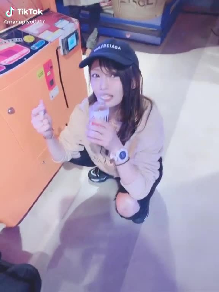 TikTok (ティックトック) で 七海ひな🐣💕 (@nanapiyo0717) の動画を見る 33
