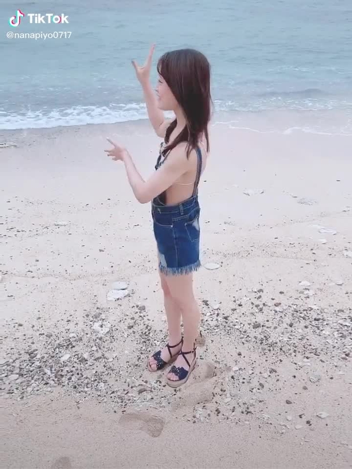 七瀬ひな1st写真集の告知動画撮影中！笑実はデビュー時(2019.4月)からの夢だったデビューしてから1年以内に写真集とカレンダーを出版する！！！という目標が叶いました！！(カレンダーは発売済)奄美大島で2泊3日で撮影して頂きました🥺❤️イメージビデオもでるよ！#七瀬ひな #1st写真集