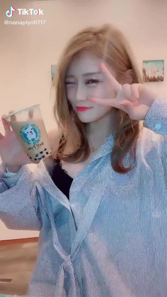 TikTok (ティックトック) で 七海ひな🐣💕 (@nanapiyo0717) の動画を見る 46