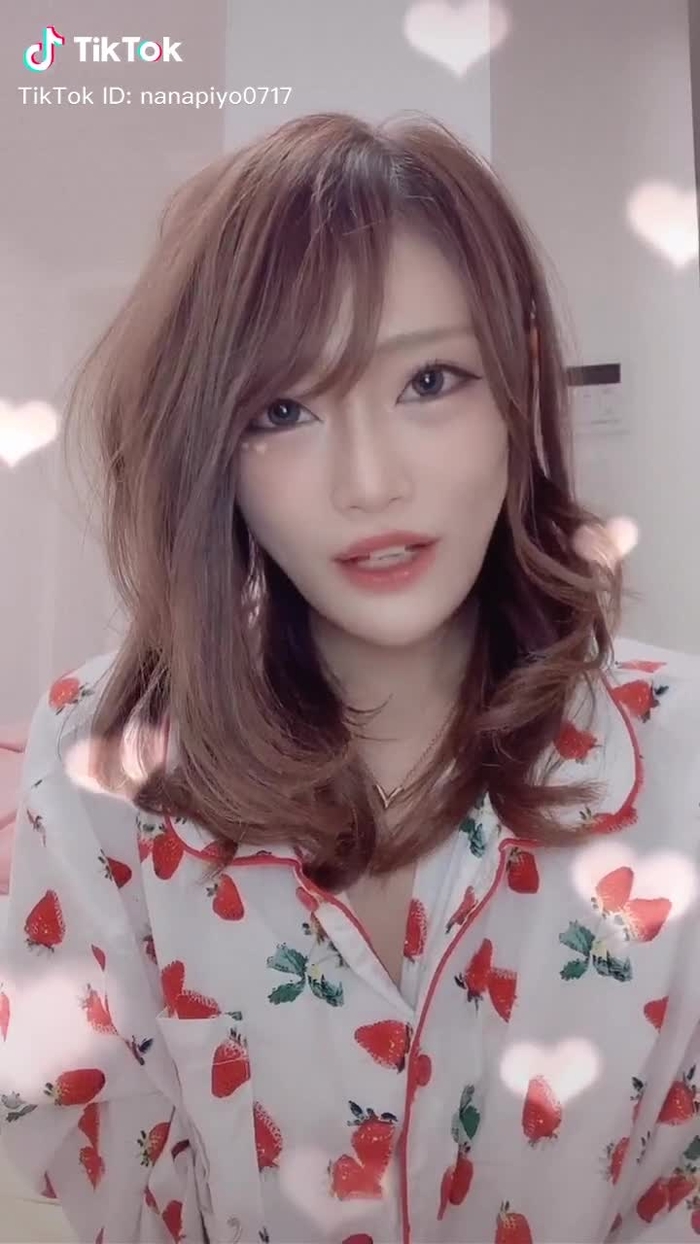 TikTok (ティックトック) で 七海ひな🐣💕 (@nanapiyo0717) の動画を見る 70