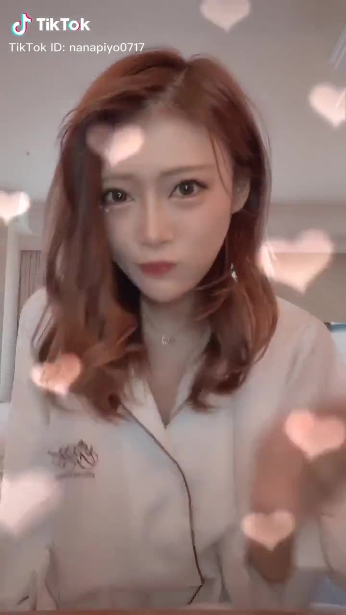 TikTok (ティックトック) で 七海ひな🐣💕 (@nanapiyo0717) の動画を見る 73