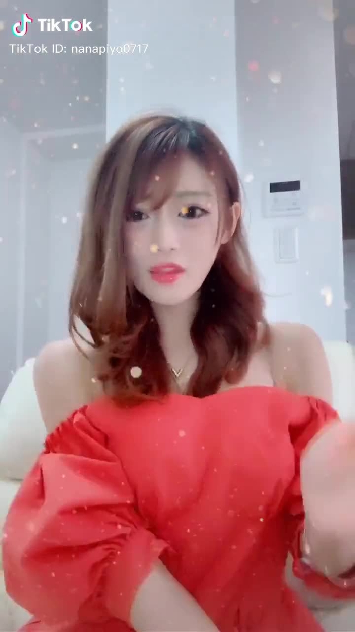 TikTok (ティックトック) で 七海ひな🐣💕 (@nanapiyo0717) の動画を見る 90