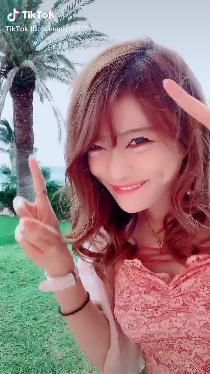 TikTok (ティックトック) で 七海ひな🐣💕 (@nanapiyo0717) の動画を見る 100
