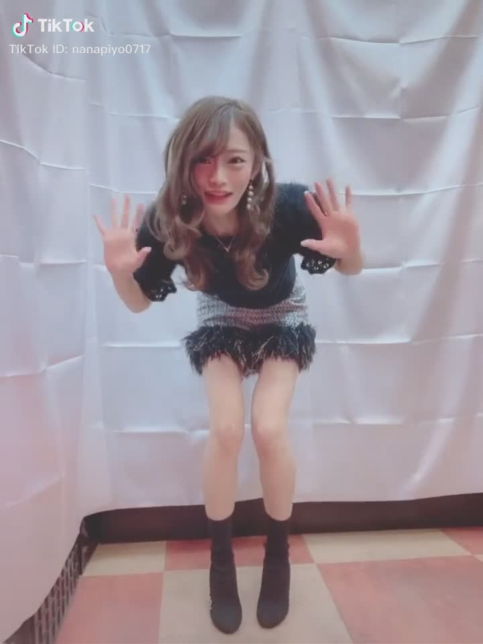 TikTok (ティックトック) で 七海ひな🐣💕 (@nanapiyo0717) の動画を見る 115