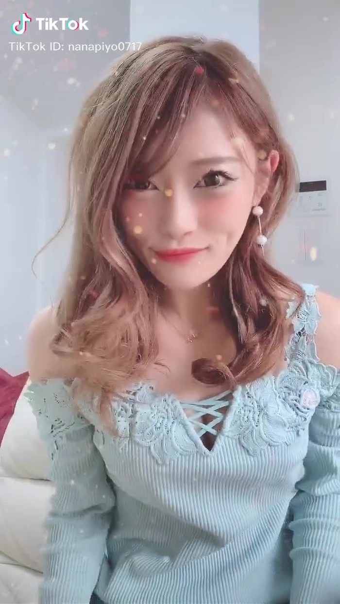 TikTok (ティックトック) で 七海ひな🐣💕 (@nanapiyo0717) の動画を見る 119