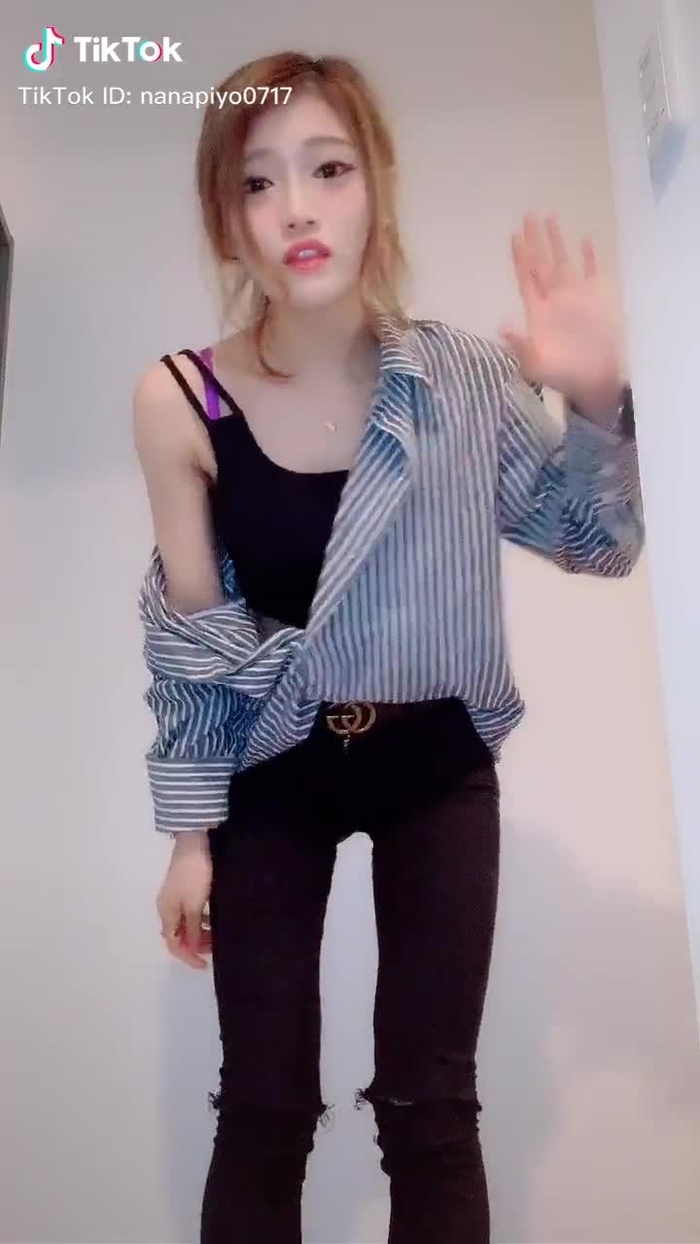 TikTok (ティックトック) で 七海ひな🐣💕 (@nanapiyo0717) の動画を見る 127