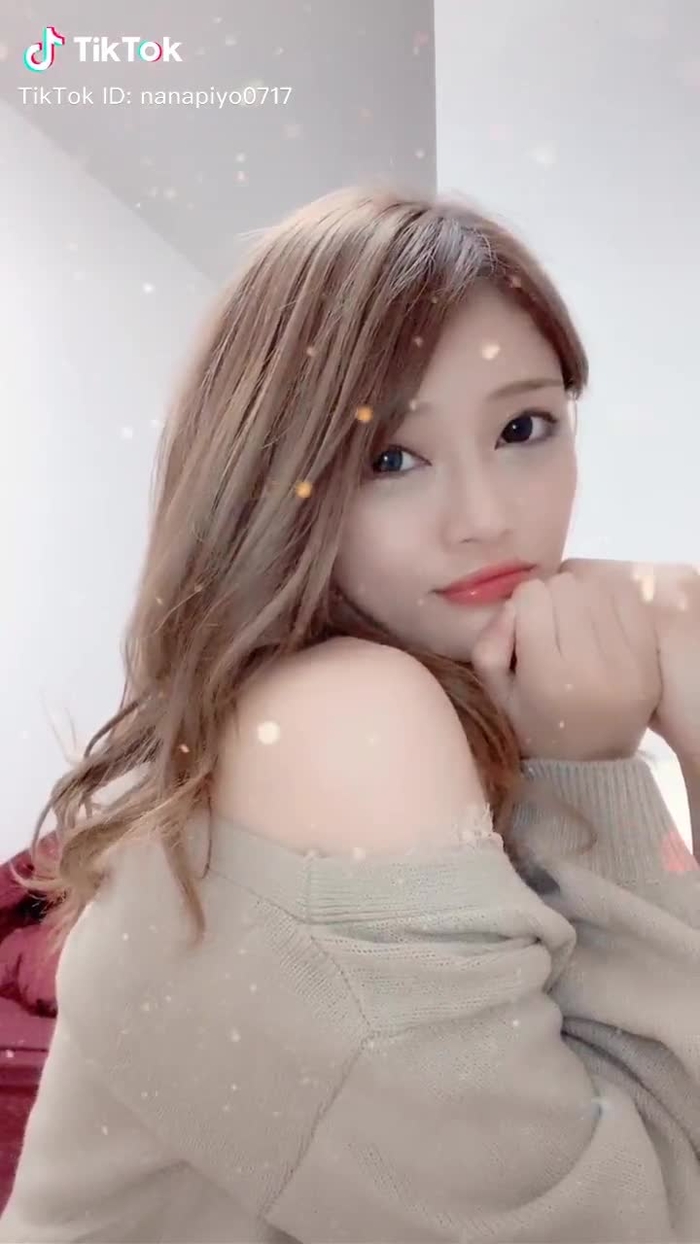 TikTok (ティックトック) で 七海ひな🐣💕 (@nanapiyo0717) の動画を見る 131