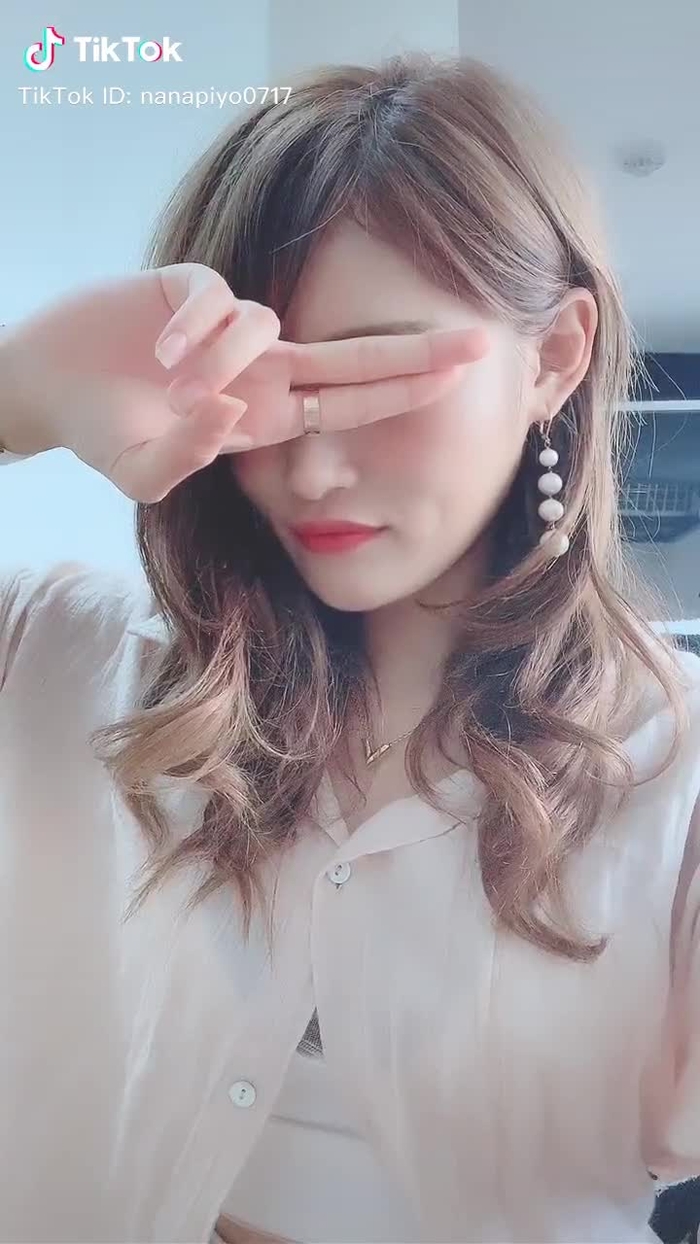 TikTok (ティックトック) で 七海ひな🐣💕 (@nanapiyo0717) の動画を見る 138