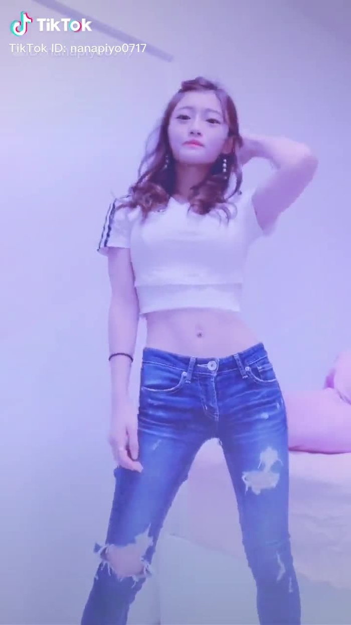 TikTok (ティックトック) で 七海ひな🐣💕 (@nanapiyo0717) の動画を見る 143