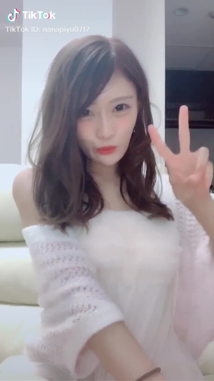 TikTok (ティックトック) で 七海ひな🐣💕 (@nanapiyo0717) の動画を見る 172