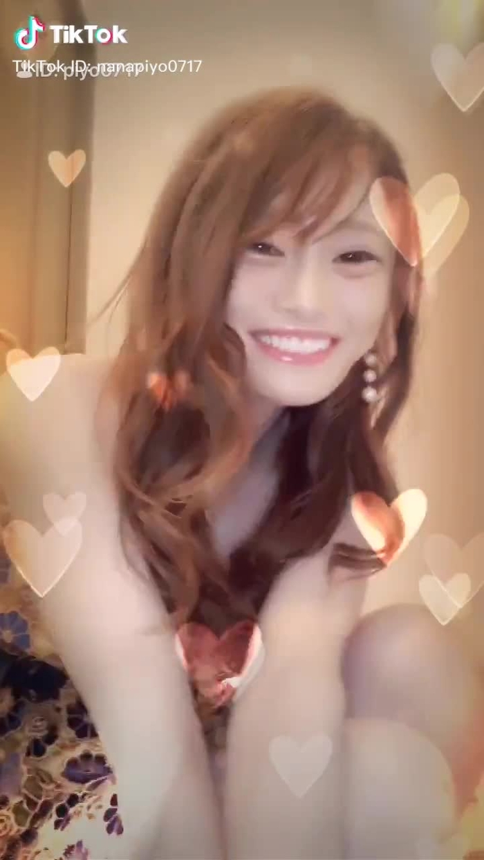 TikTok (ティックトック) で 七海ひな🐣💕 (@nanapiyo0717) の動画を見る 175