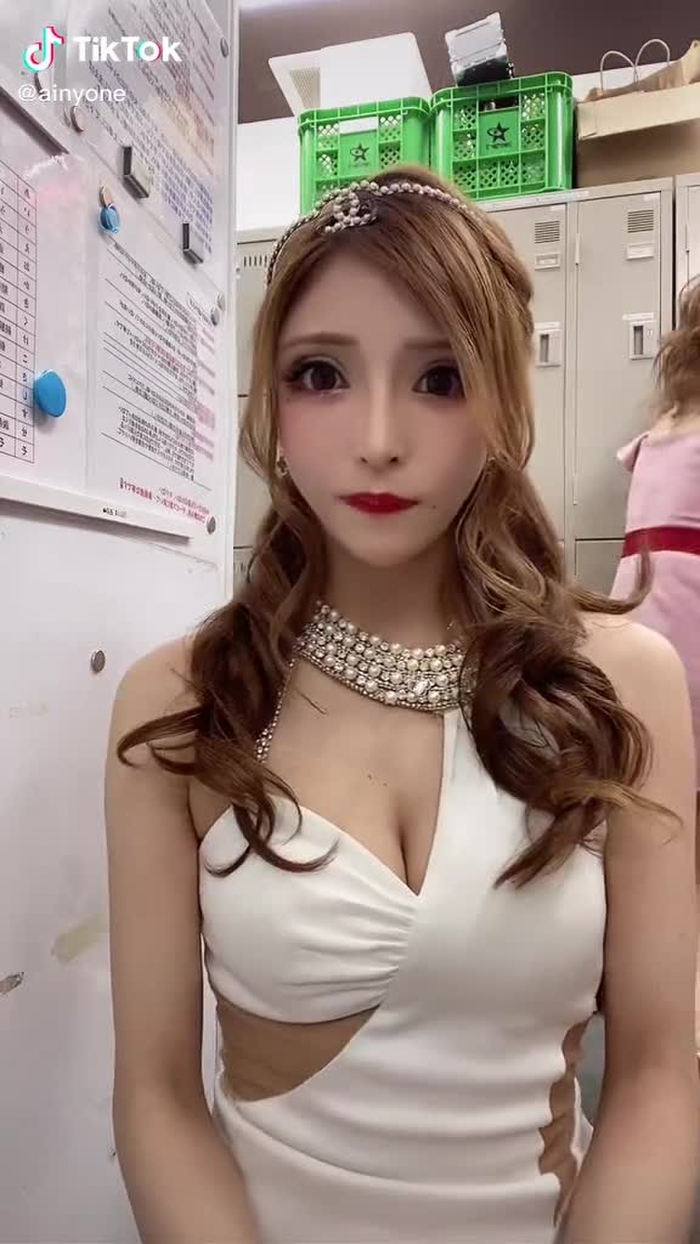 今日寿司18巻とご飯3杯しか食べてないから多分死ぬ.😢