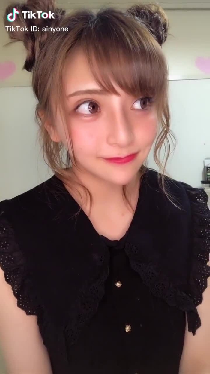 目小さいからカラコンで誤魔化してました.