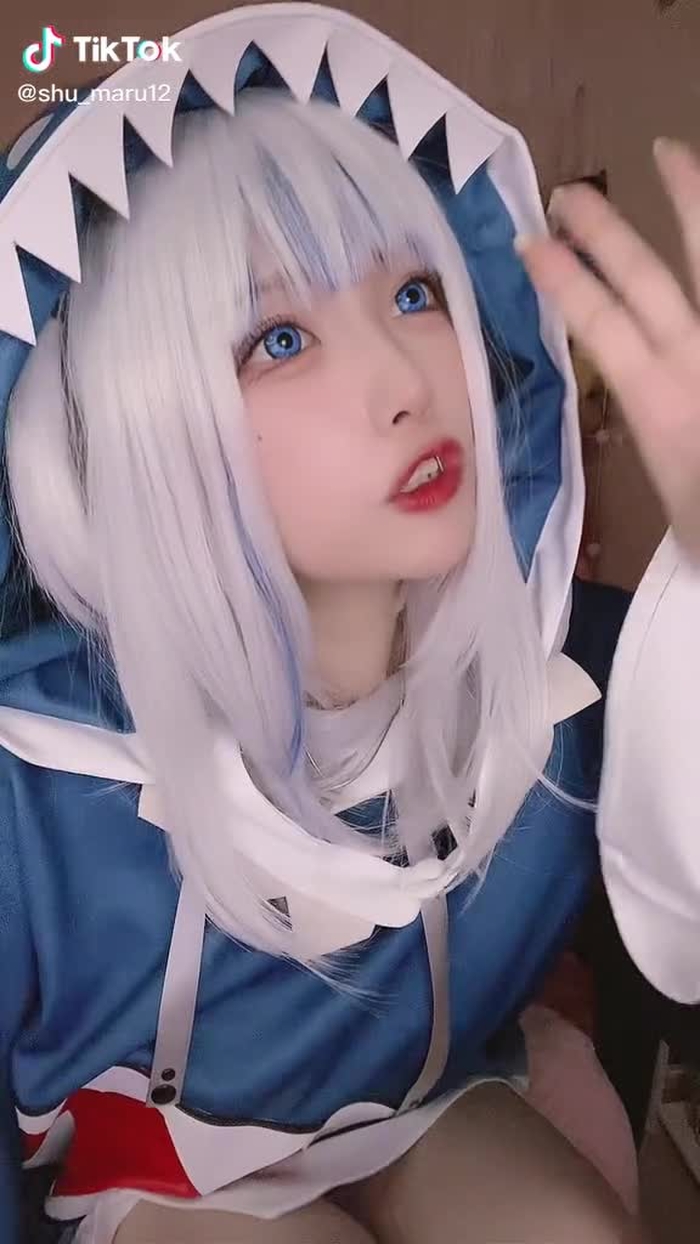 (`ㆆΔㆆ´)ノにゃんぱす〜 #ガウルグラ #がうるぐら #GawrGura #ホロライブ #コスプレ #Cosplay #hololive