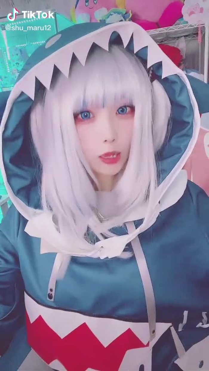 乁(·ロ·乁)ｼｬｧｧｧｧｱ #がうるぐら #がうるぐらコスプレ #サメちゃん #gawrgura #コスプレ #イチナナライバー