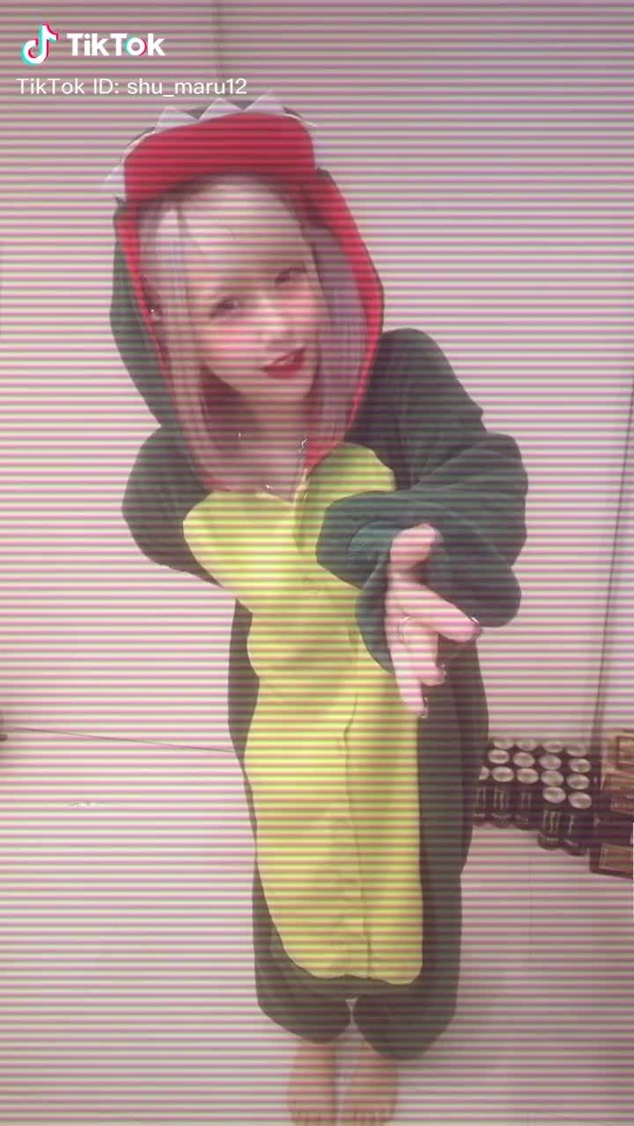 腰痛やばくて動きが鈍い(言い訳) #がおー #tiktokハロウィン #派手髪 #おすすめ #おすすめのりたい #惑星ループ #惑星ループ踊ってみた #🦖🍭