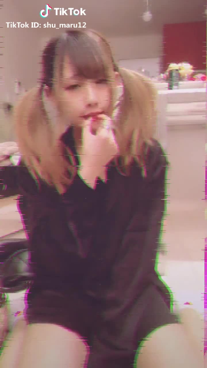 ねむねむ🥴💭外人さんにめちゃフォローされてる…👼🏽oh #おすすめ #おすすめのりたい #tiktokバレンタイン #土曜チャレンジ #広告で有名になりたい
