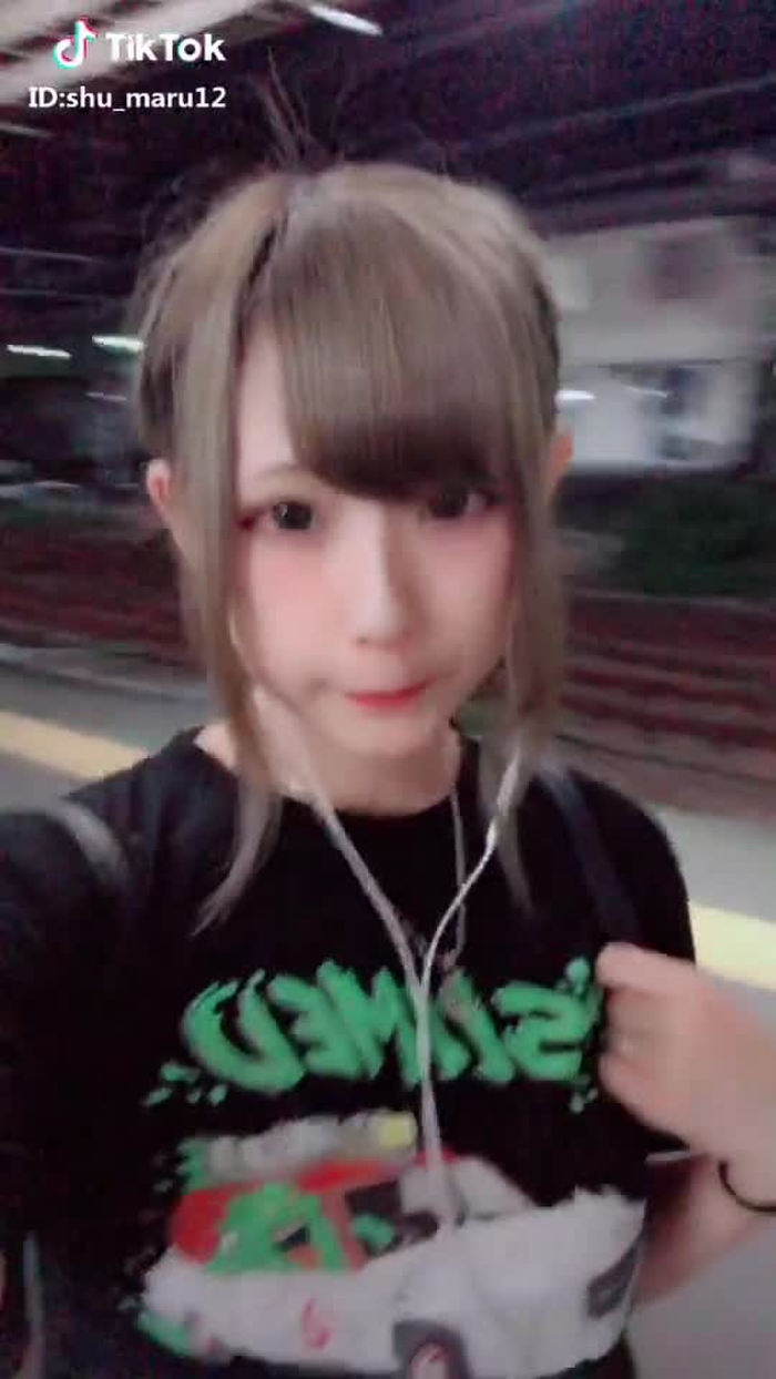 おうちに帰るなり🚃 #だれでもダンス #ぐだぐだダンス #おすすめ #広告で有名になりたい #アホ毛が激しい