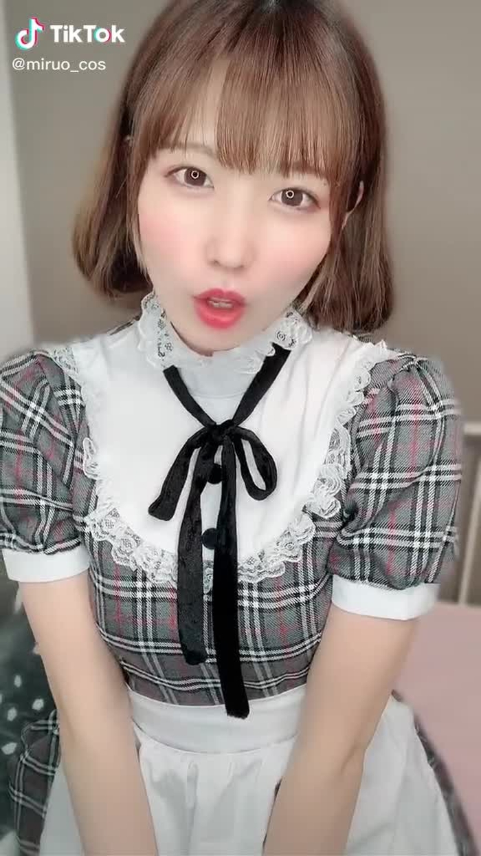 ボブヘアだけどね（笑） #2年ぶりのショートカット #おうちでコスプレ #メイド
