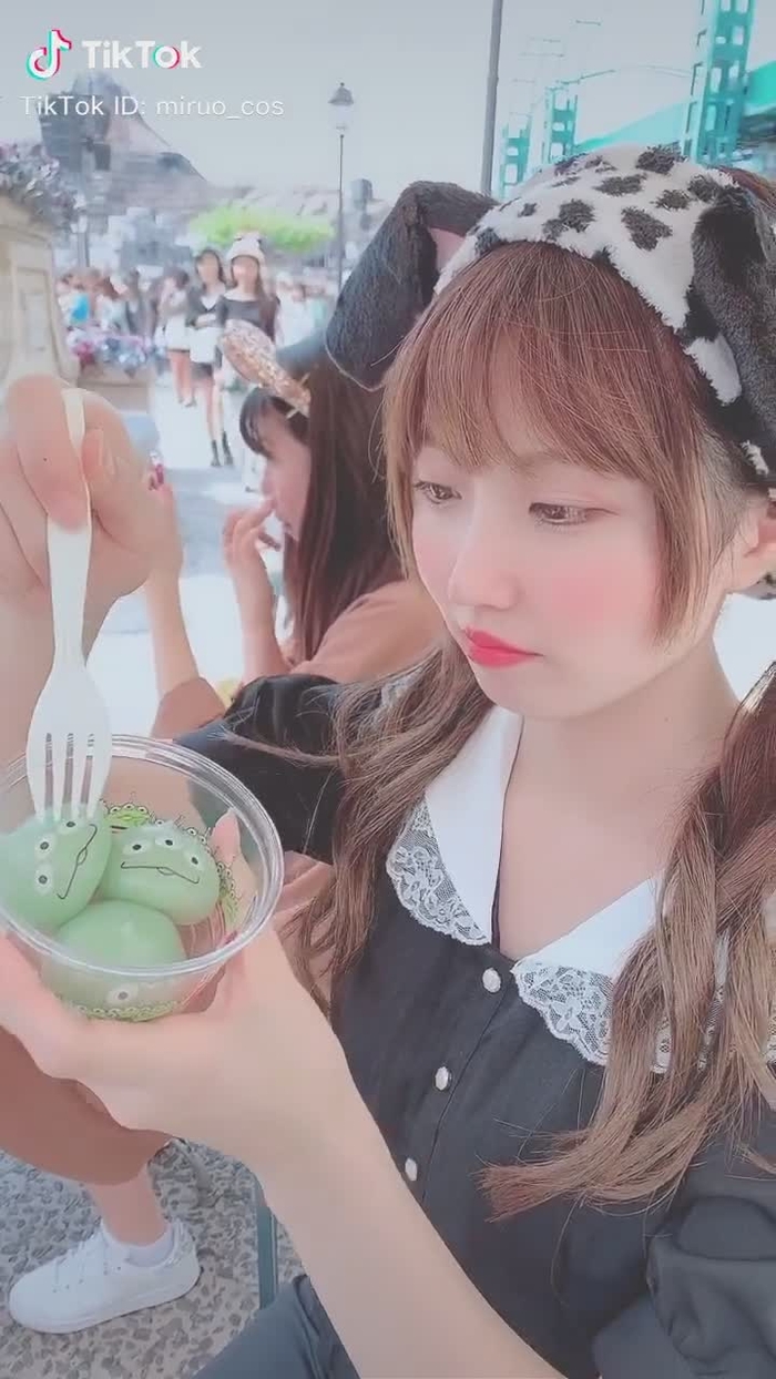 おい！もっと本気を出せ！リトルグリーンまん！！！ #思ってたんと違う #ディズニー #Dハロ #disney #halloween