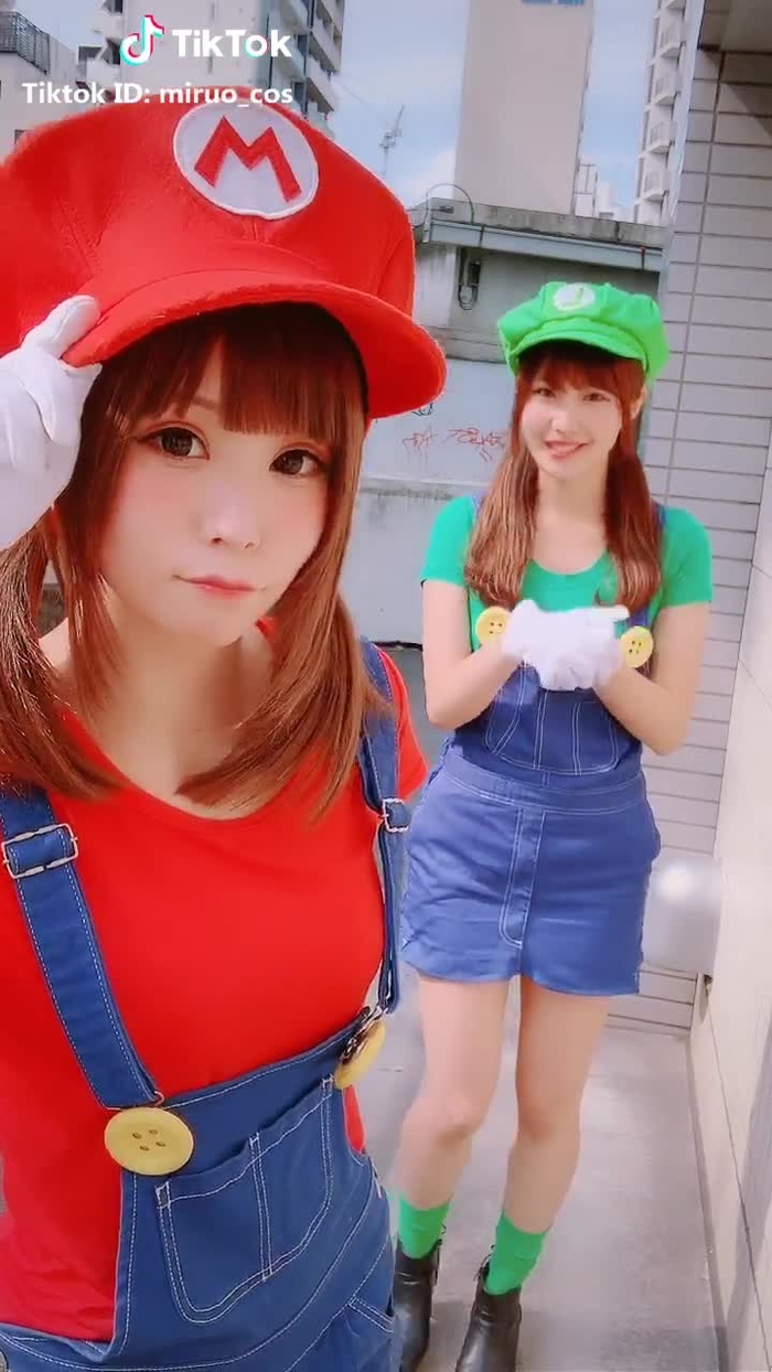 マリオ兄さん(@五木あきら@あきらたそ )と #バリウマチャレンジ ❤️💚 #コスプレ #コスプレイヤー #おすすめのりたい #cosplay #mario #luigi #dance