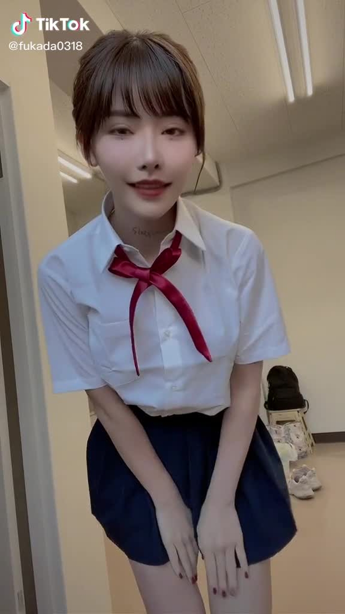 TikTok (ティックトック) で 深田えいみ (@fukada0318) の動画を見る 69