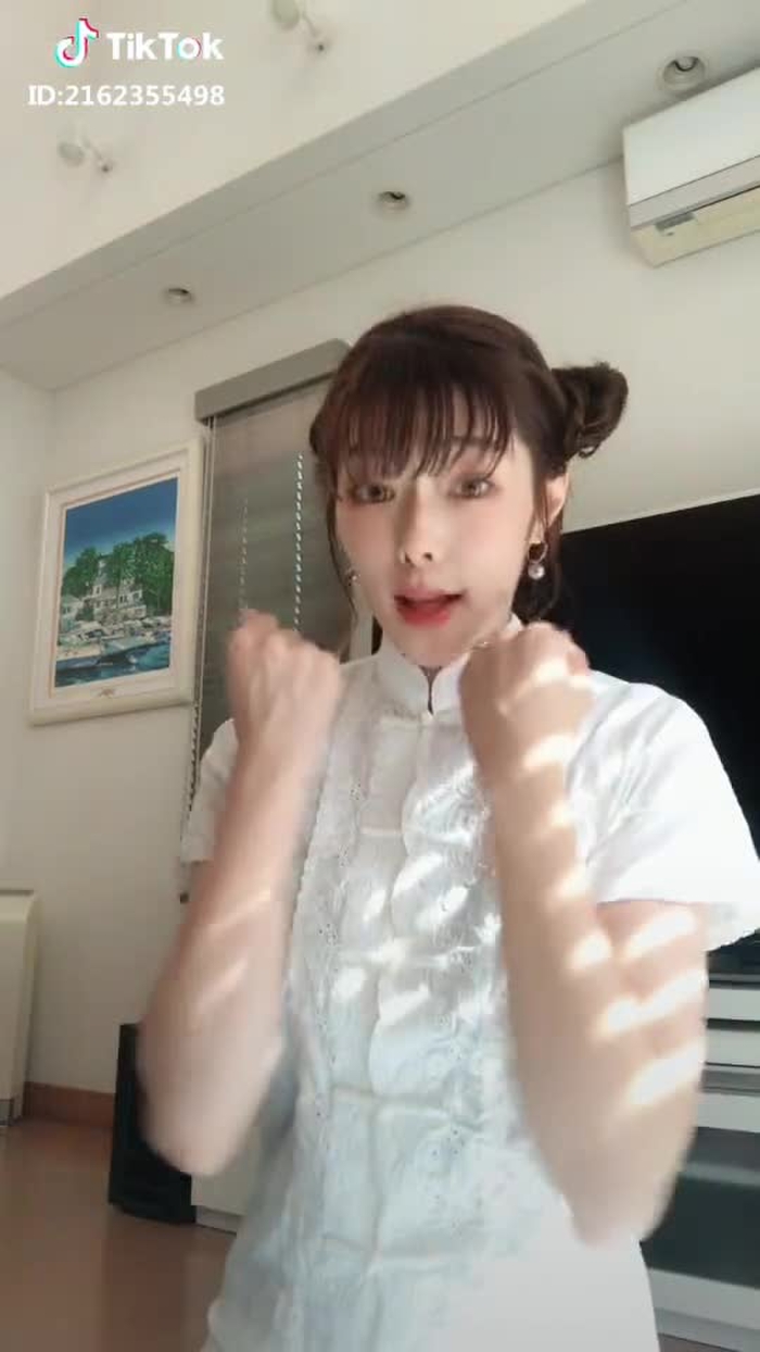 顔がうるさい